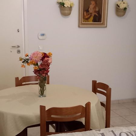 Apartamento A V G E R I N O S Atenas Exterior foto